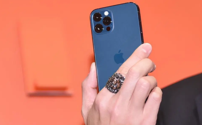 礼纪镇苹果手机维修分享iPhone12系列重启方法教程 